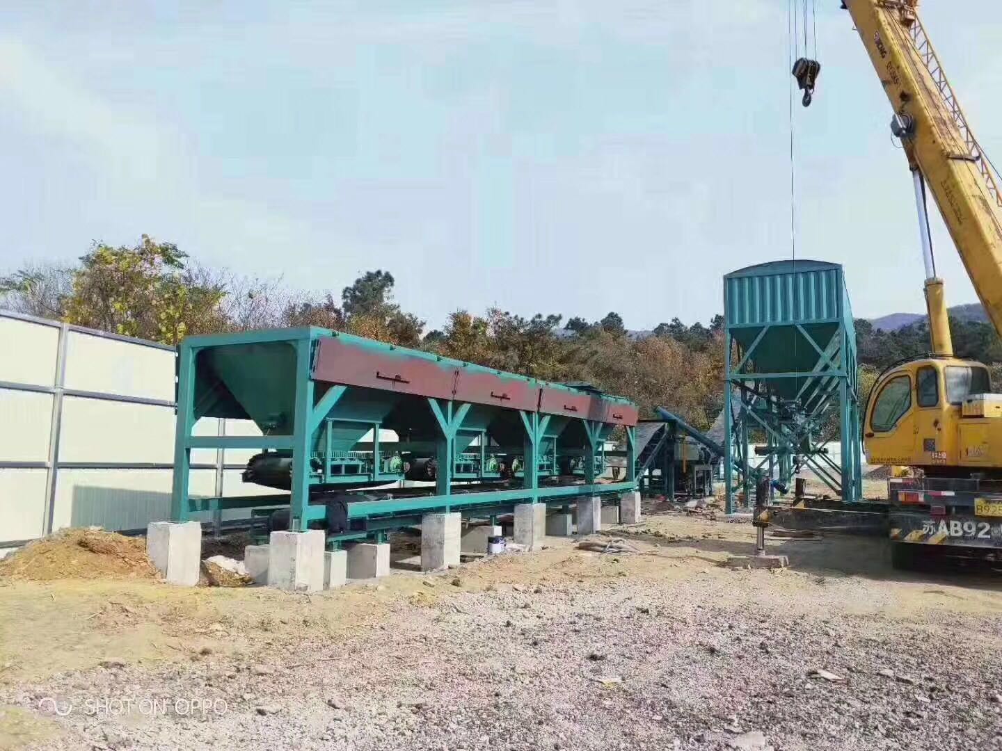 600吨移动式水稳搅拌站,水稳搅拌楼,水稳搅拌机械是一种可拖挂移动的