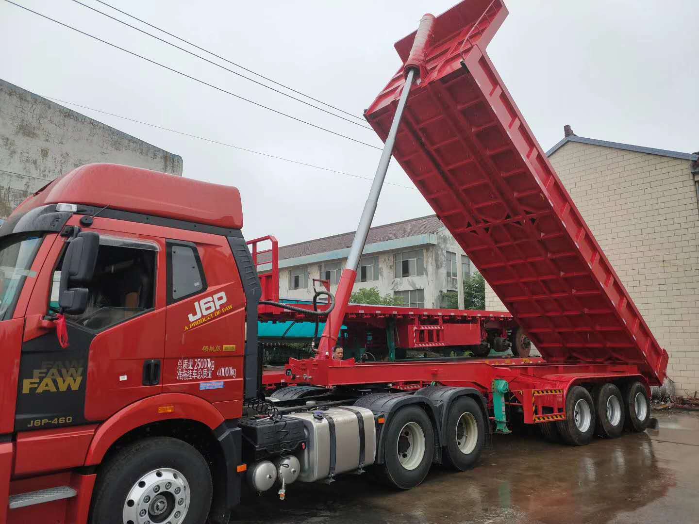 后翻侧翻自卸半挂车山东梁山自卸半挂车功能齐全适应性比较强