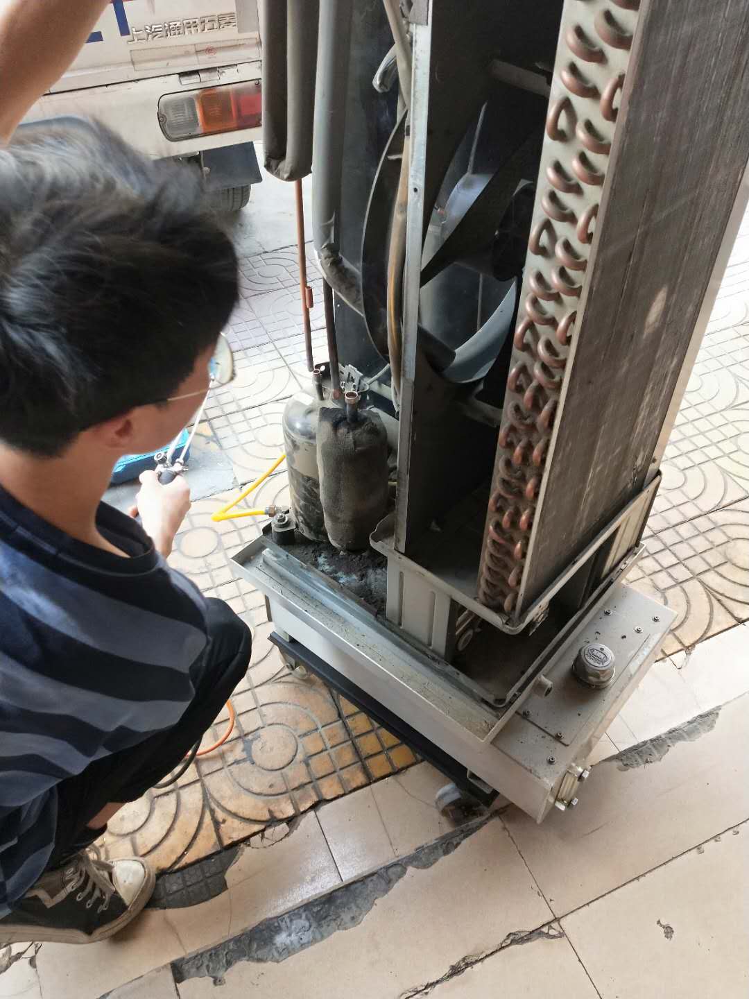 珠海大金油冷機(jī)變頻板維修 AKZ328油冷機(jī)配件