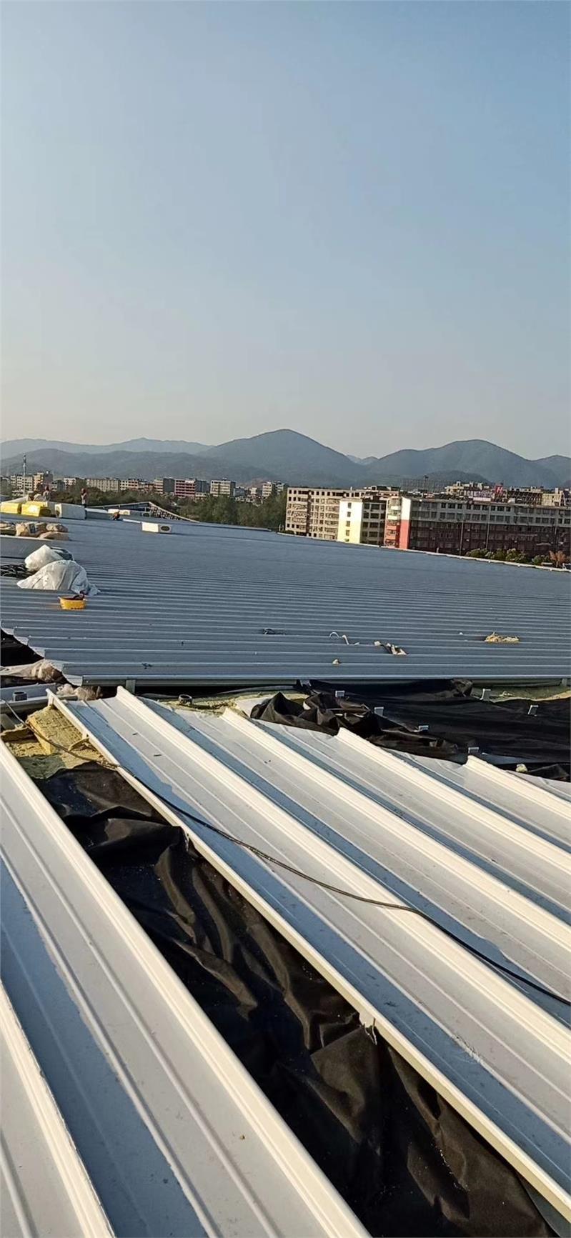 钢结构厂房屋面翻新修行禅房公司