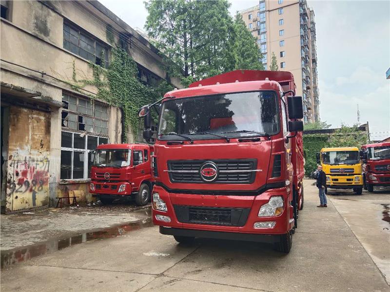 履带式高空制瓦车