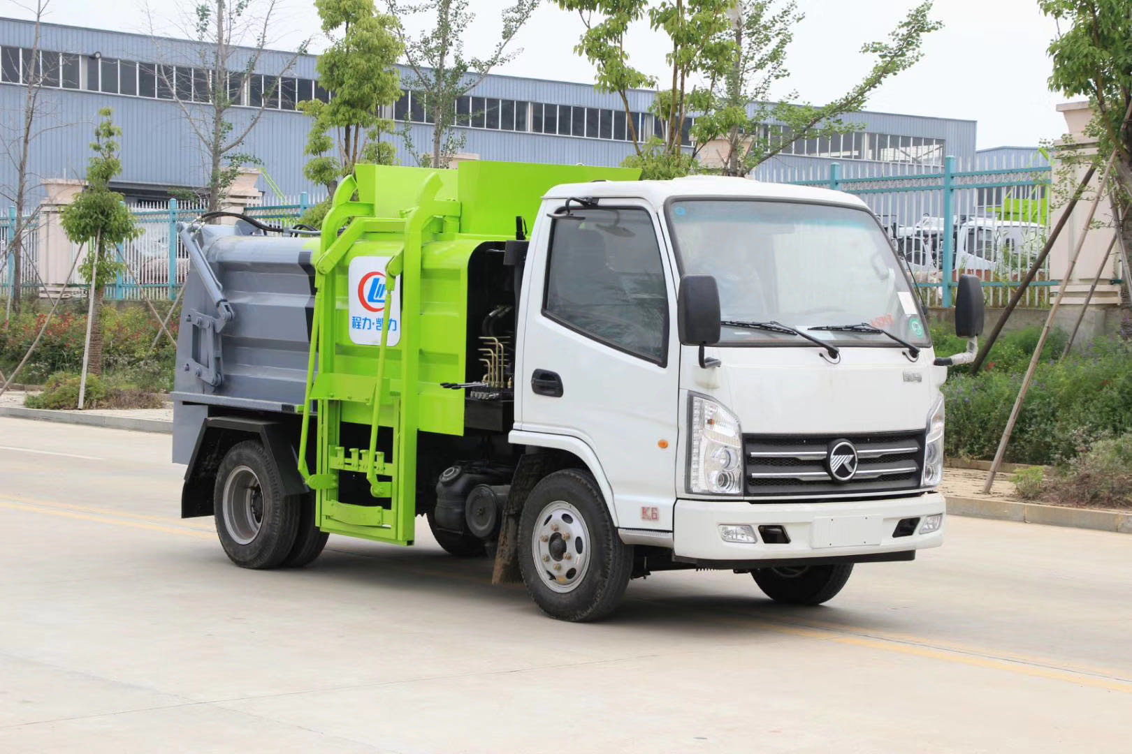 餐厨垃圾车也叫泔水垃圾车,餐余垃圾车,剩饭剩菜泔水运输