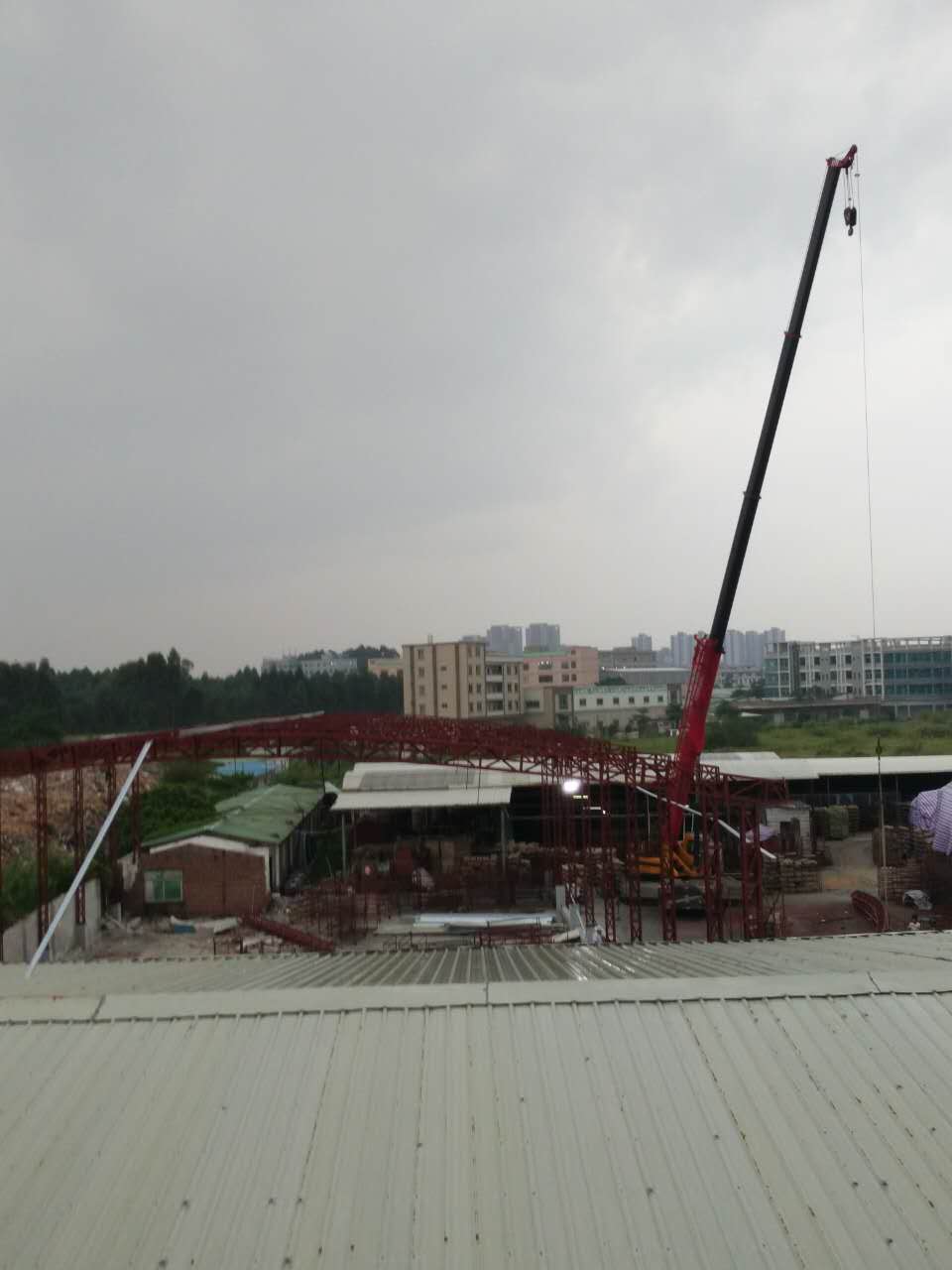 高埗镇钢构厂房-价格低的钢架结构铁棚