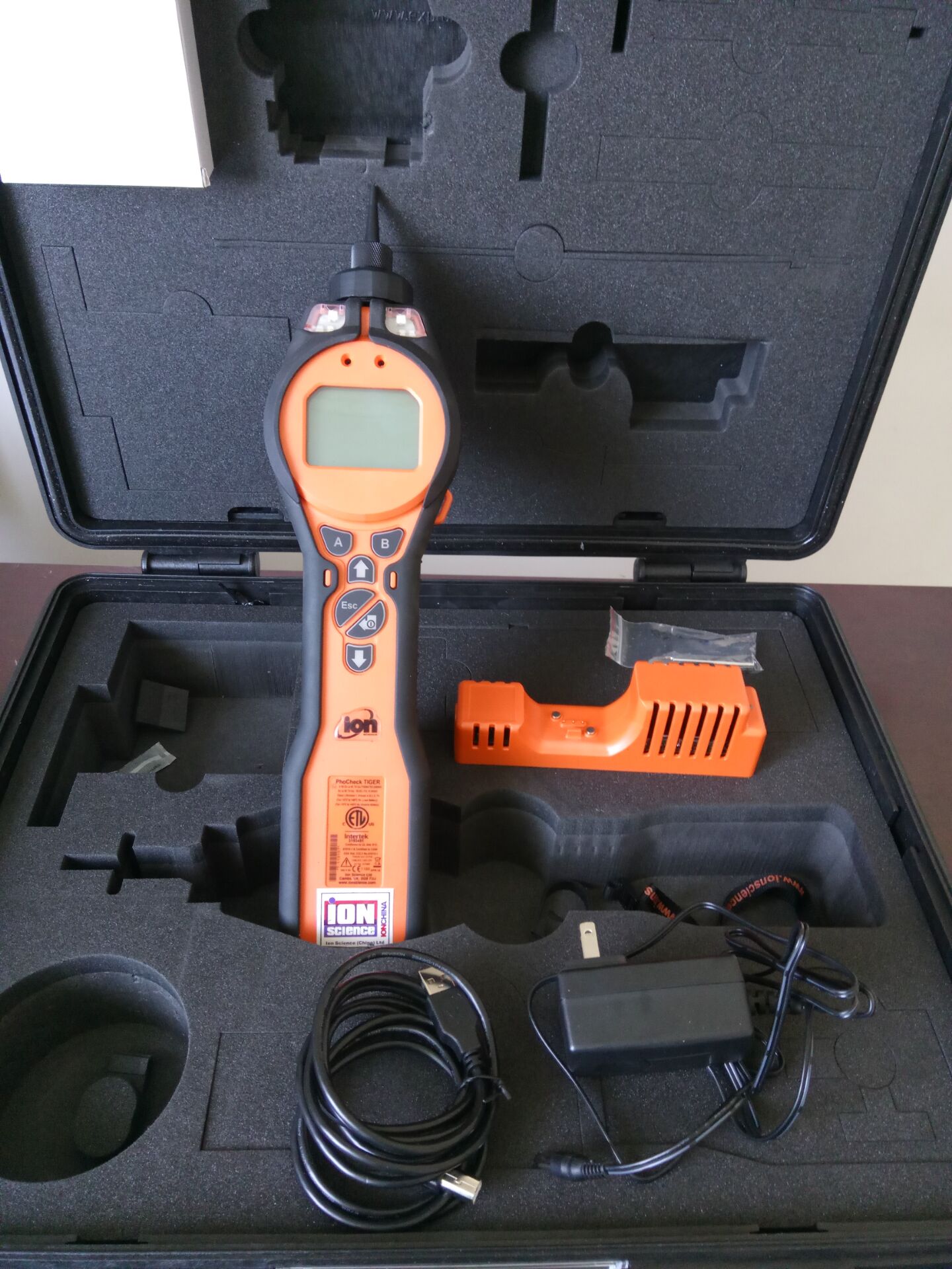 PID光离子化检测仪 电动VOC有机气体检测仪