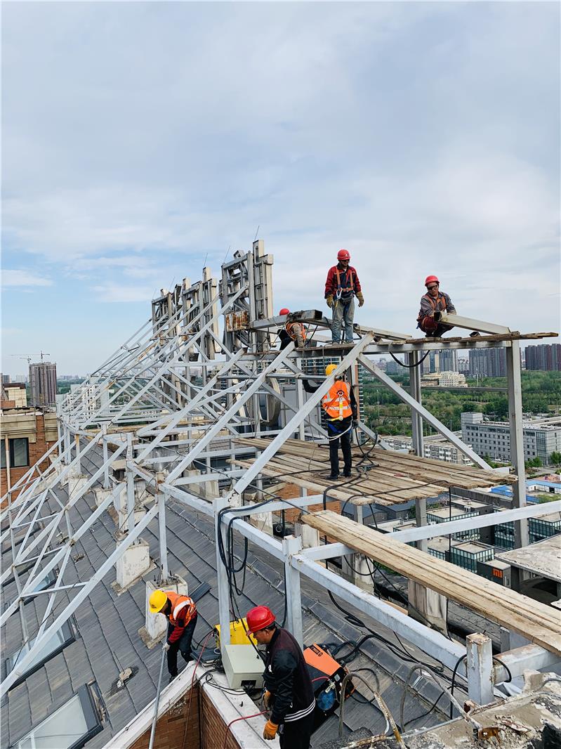 高空作業北京空調安裝施工