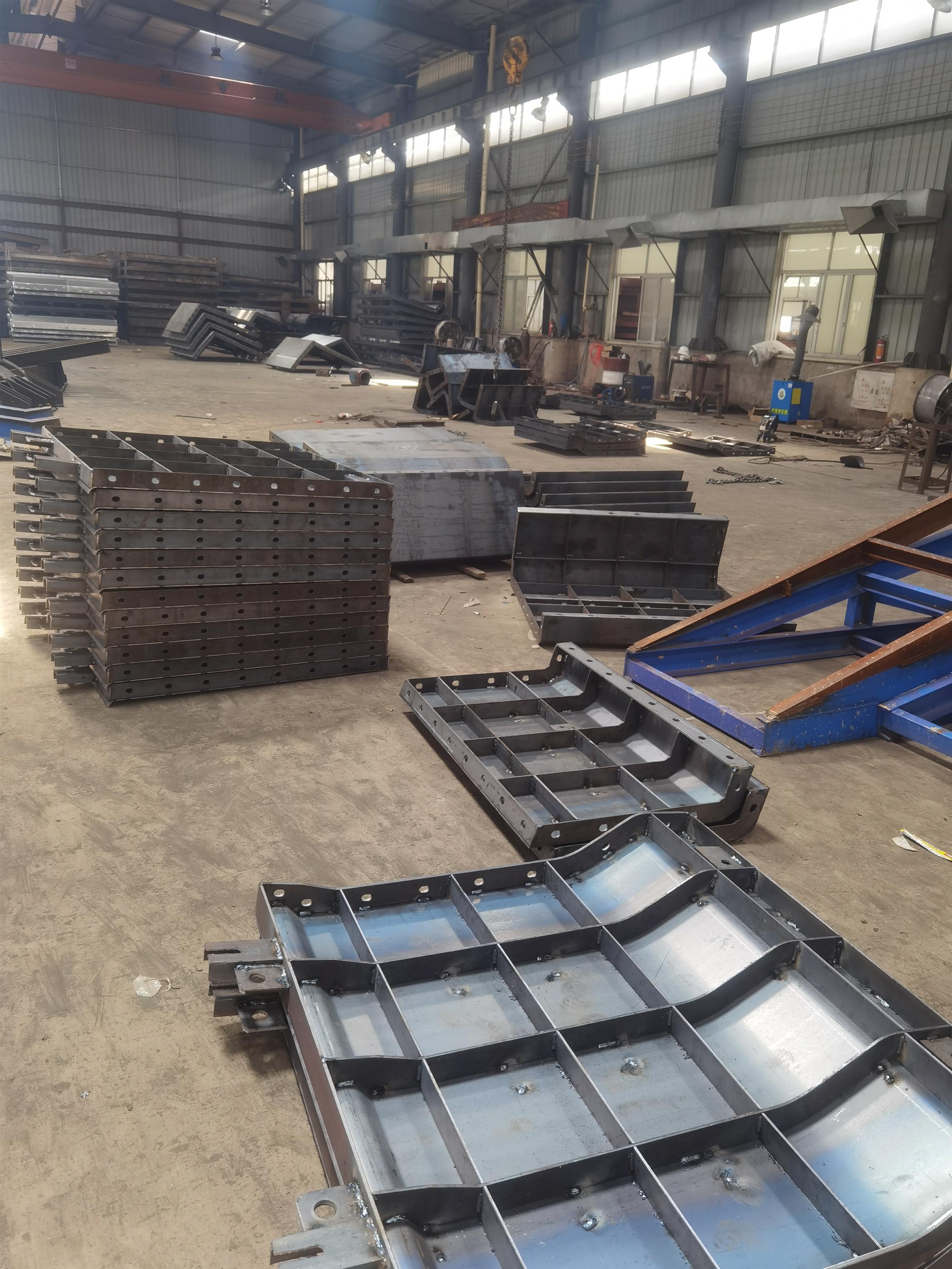 桥梁钢模板厂家 定安县盖梁钢模板生产厂家