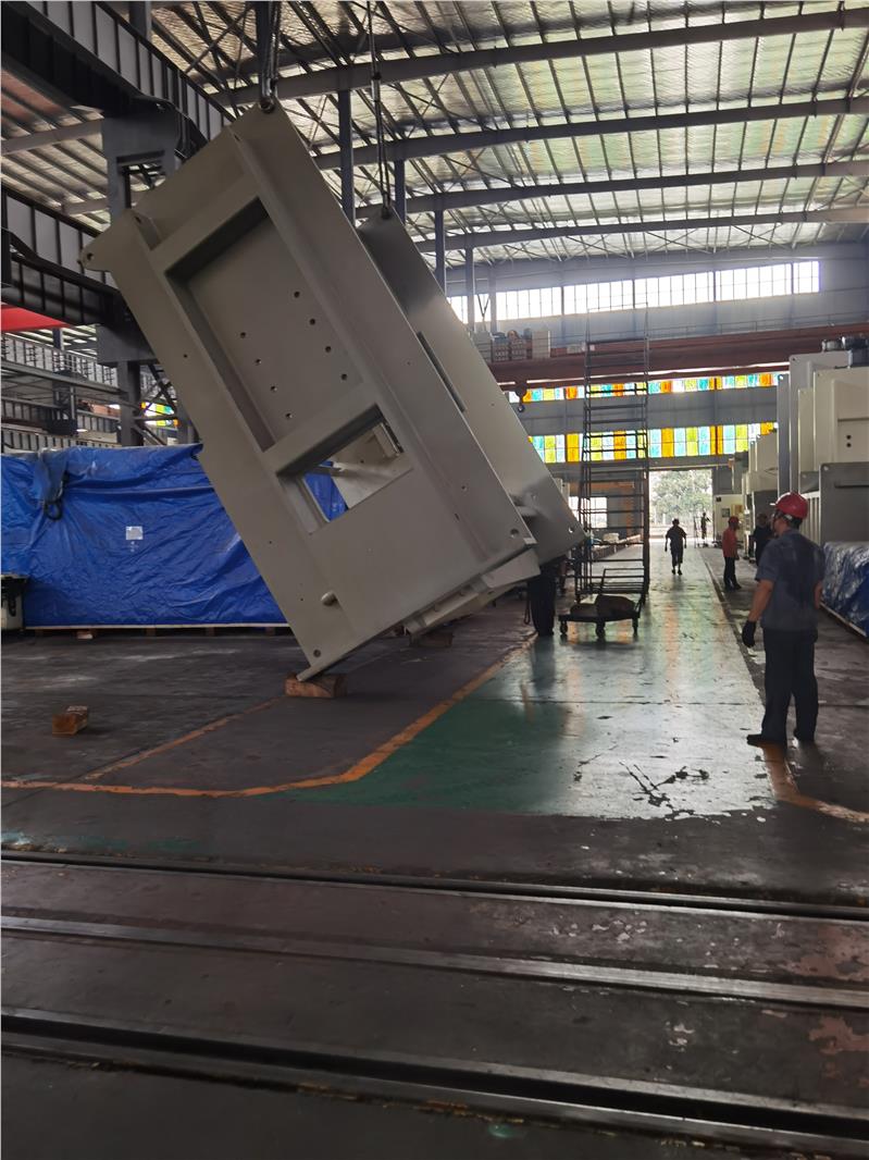 双点冲床