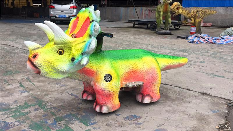 我们公司是一家以设计与仿真动物,彩车花车,玻璃钢雕塑,仿真恐龙厂家