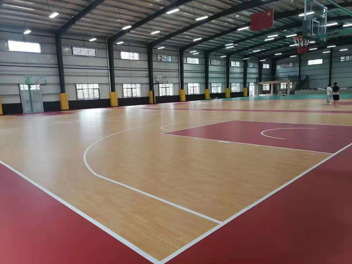 篮球场pvc塑胶地板惠州室外运动地板篮球场地胶画线