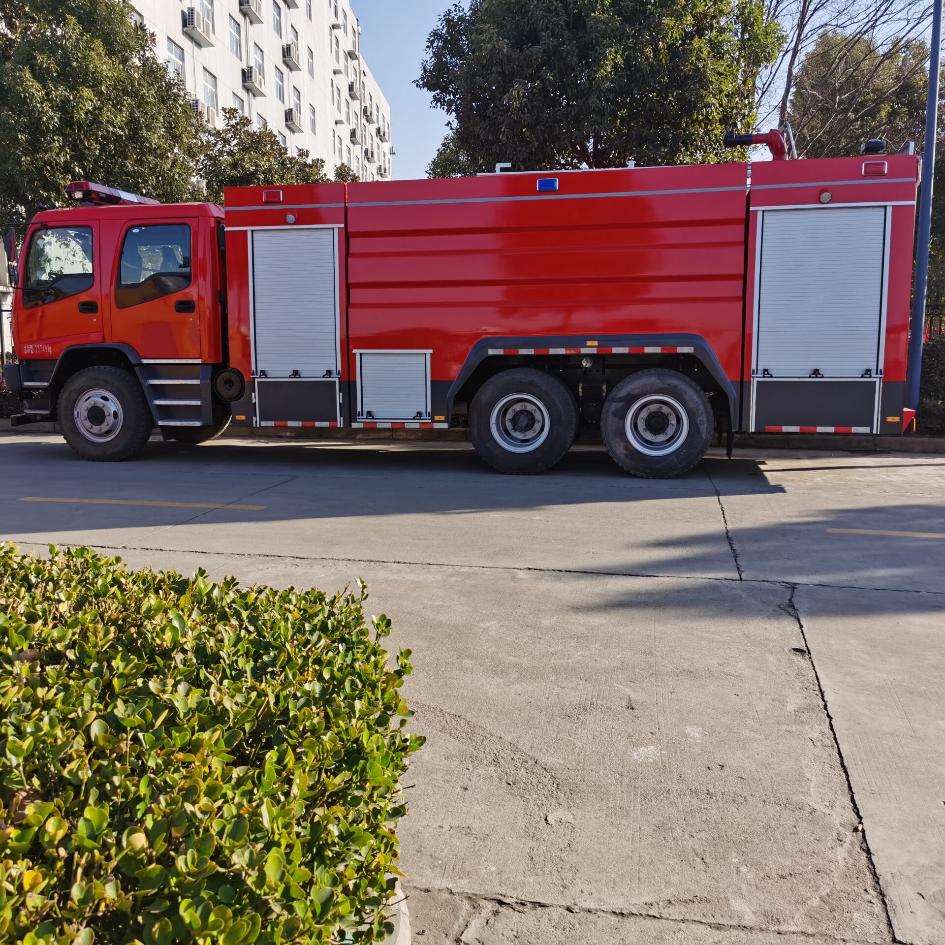 消防洒水车 五十铃3吨森林消防车