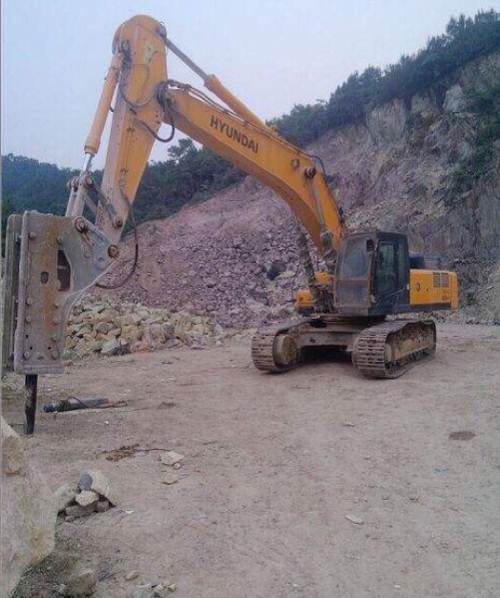 挖掘机炮头在工作时要注意哪些事项呢?