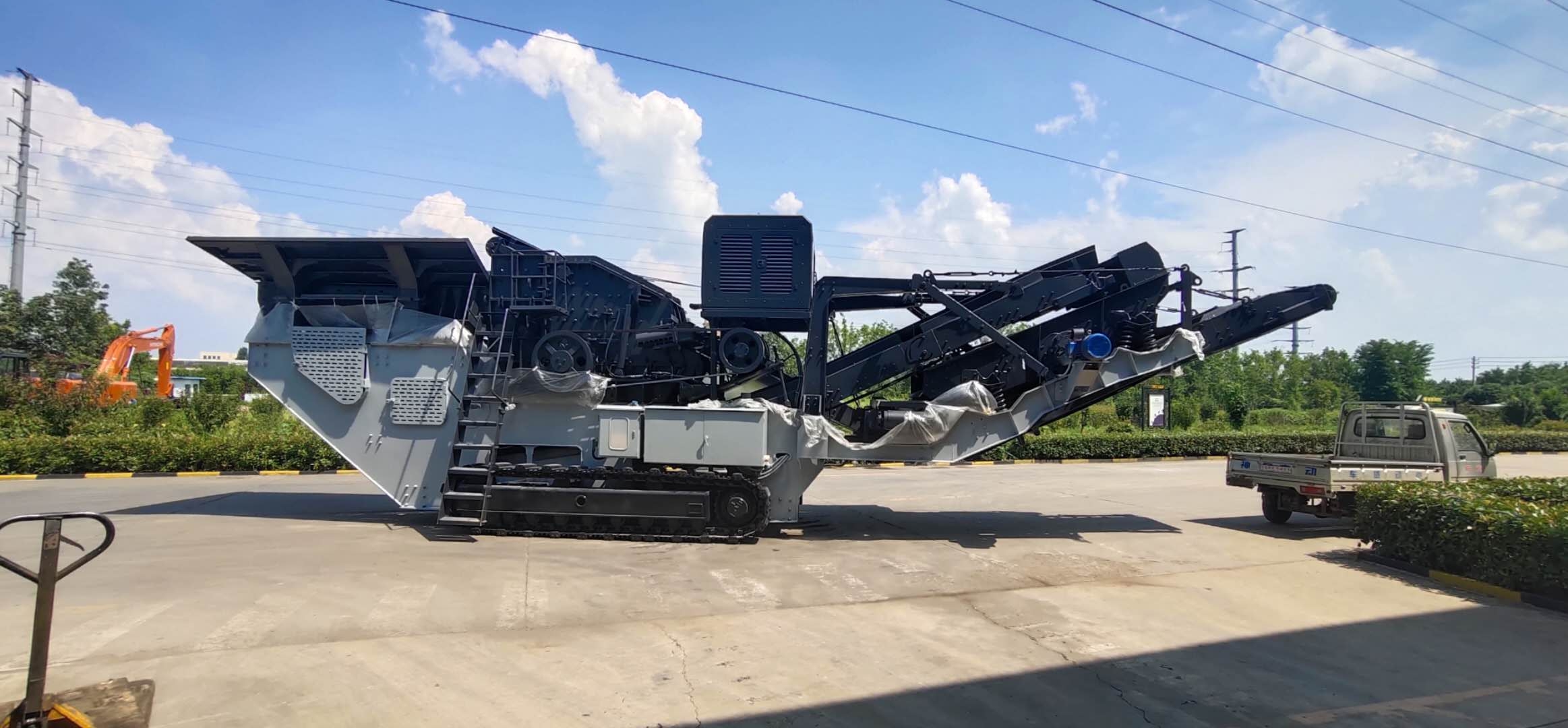 履带式移动破碎机组鞍山移动式破碎站厂商定做
