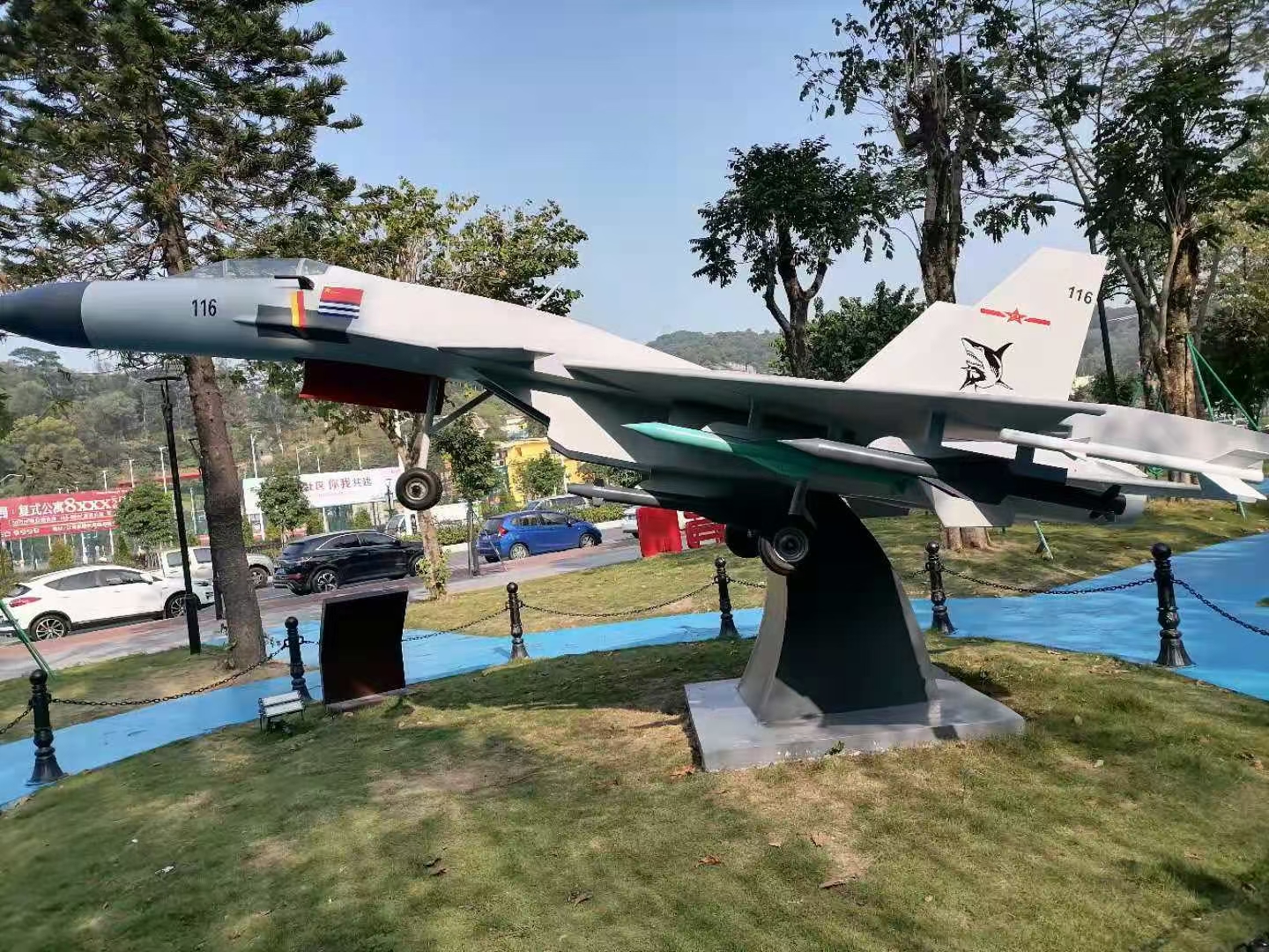 上海户外飞机景观雕塑订制