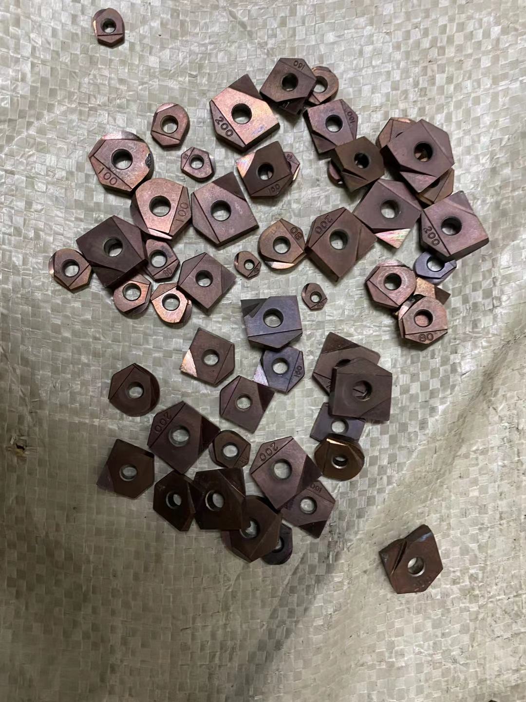 琼海高价钨钢刀粒回收 单价