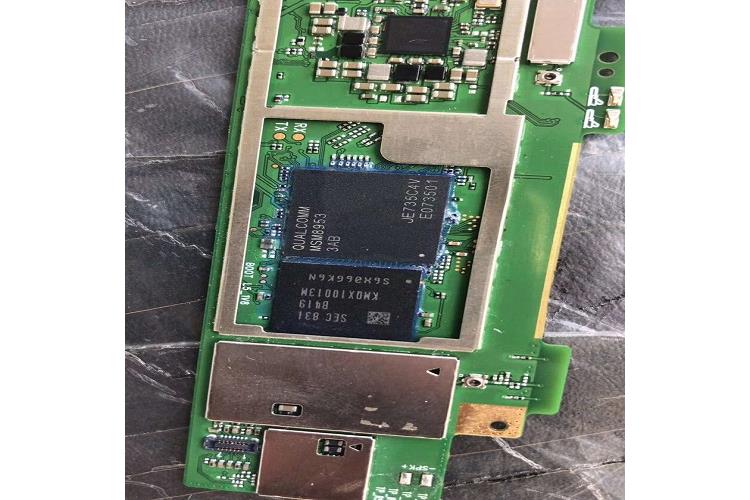 手机主板上的元件 202104090917566278.jpg