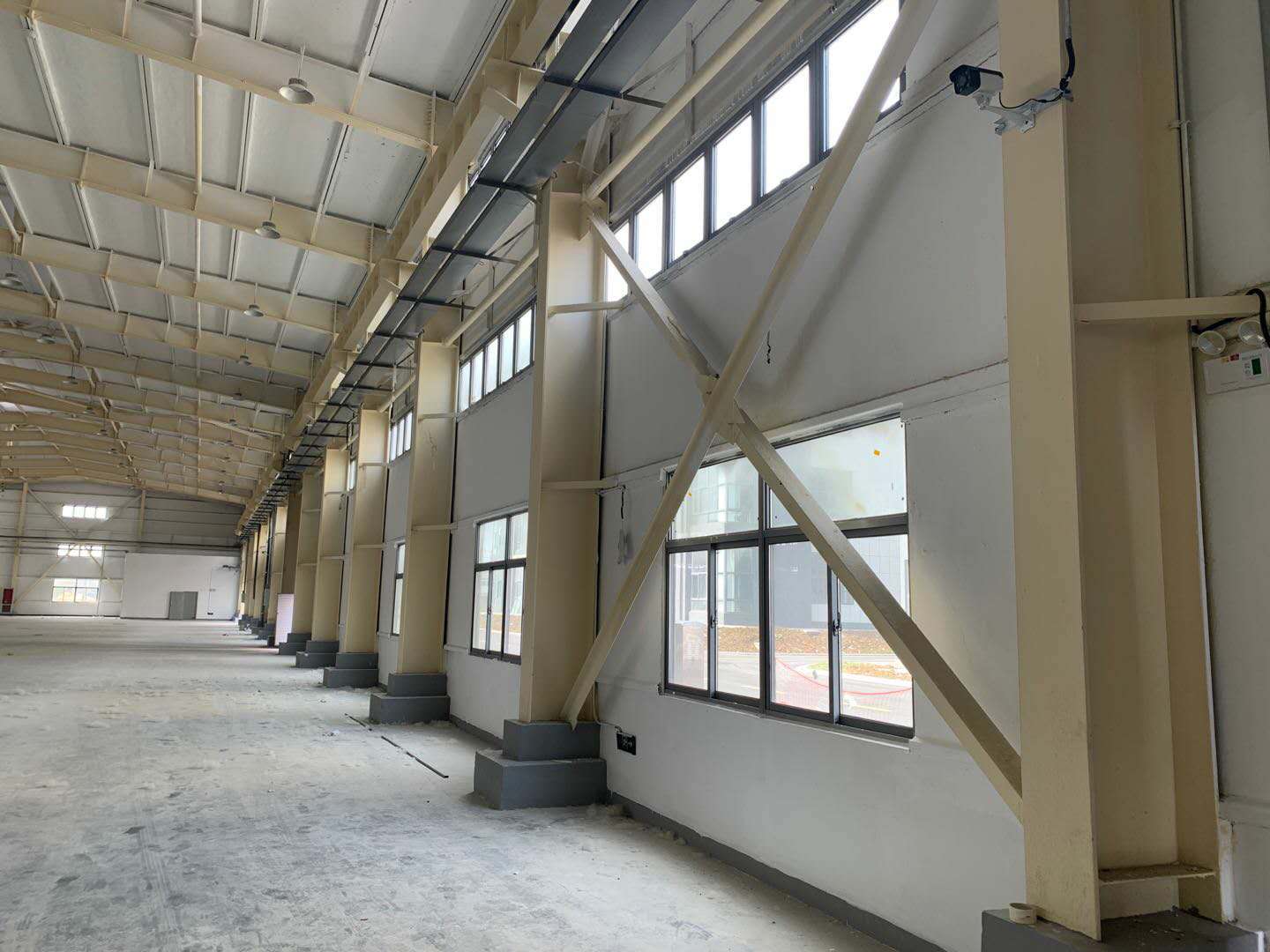 太空板,钢框轻型屋面板,钢构轻强板,天基板产品的生产厂家