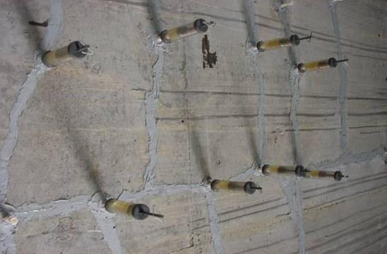 裂缝加固公司 济南楼板碳纤维织物施工