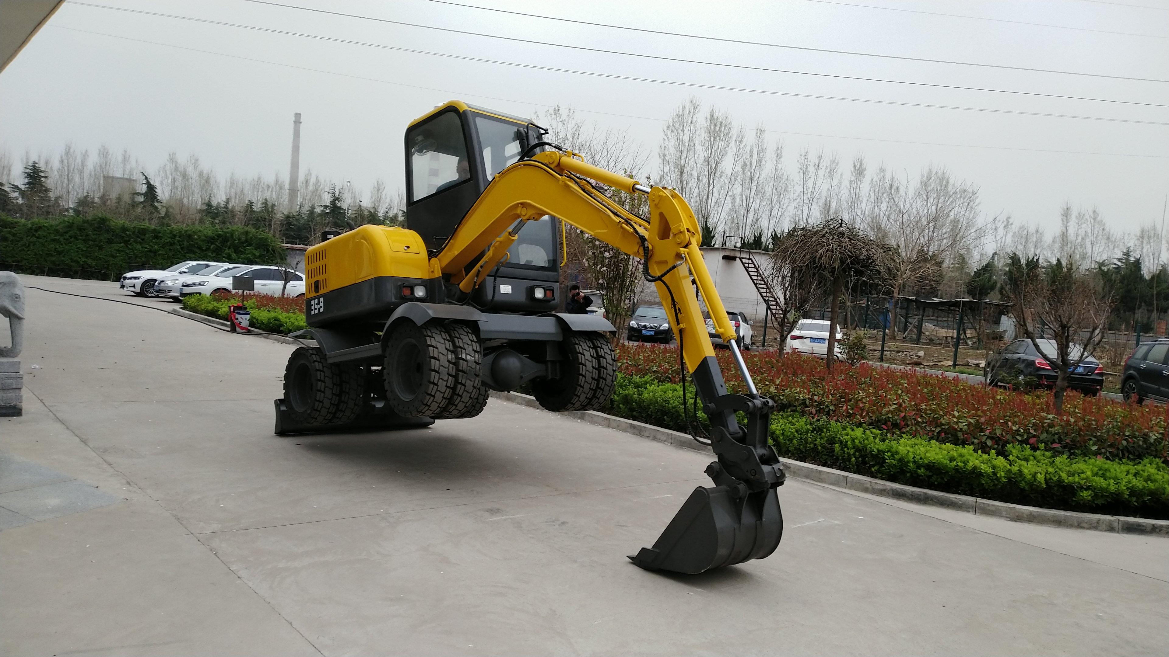 挖掘机运输 广州挖掘机炮锤批发