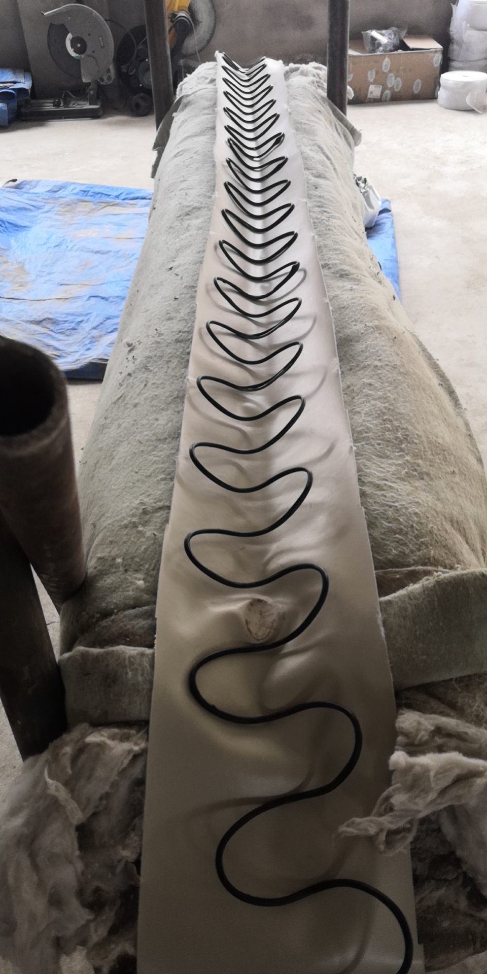 防腐半圆排水管隧道环向半圆排水管免费邮寄样品