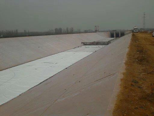 隔断 用途:土工坝,堆石坝,砌石坝和展压混凝土坝;堤,坝前水平防渗铺盖