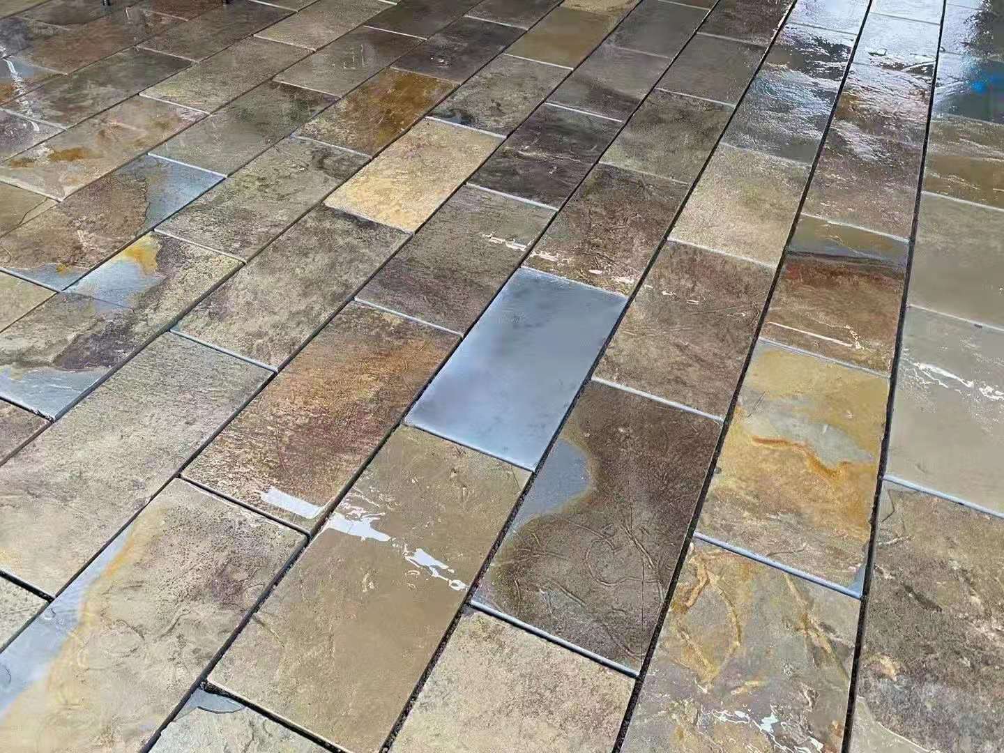 黄锈石板岩锈板碎拼制造厂家