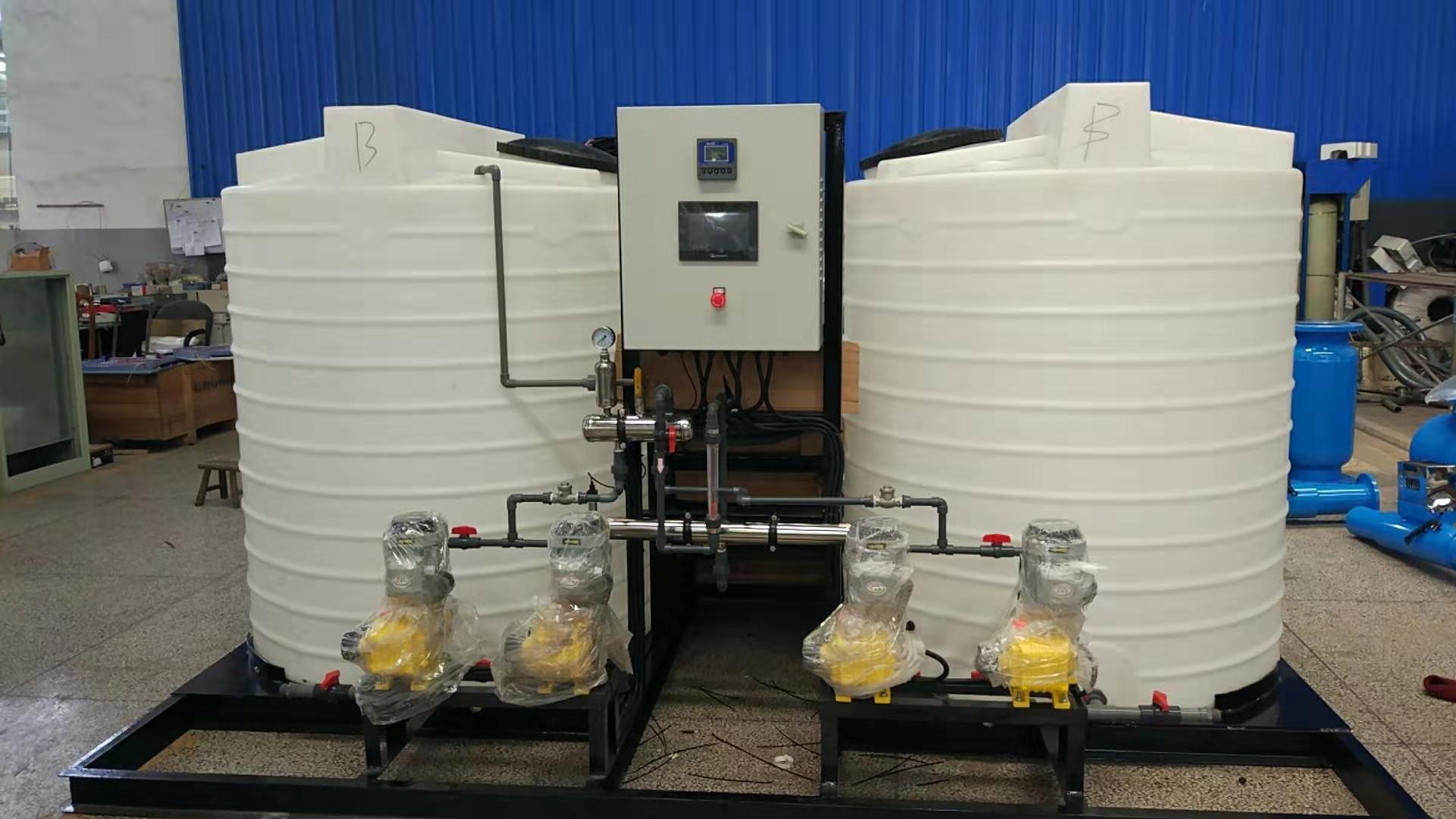 加药装置根据工艺流程向系统中注入化学药液的成套装置,该装置按照