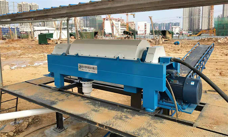 玉米皂角油水渣三相离心机 鸭粪脱水卧螺离心机选型