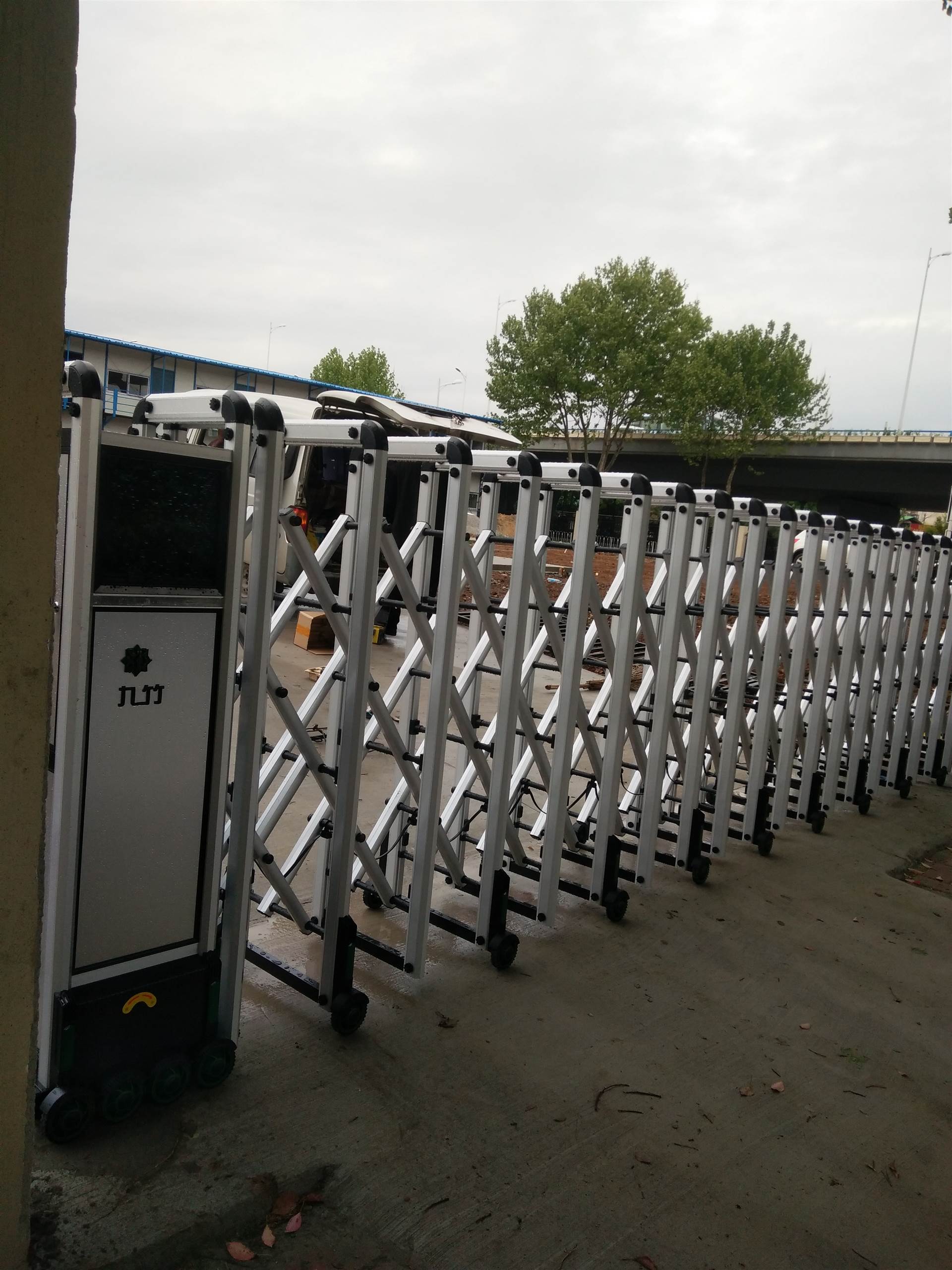 伸缩门维修南京伸缩门材料供应