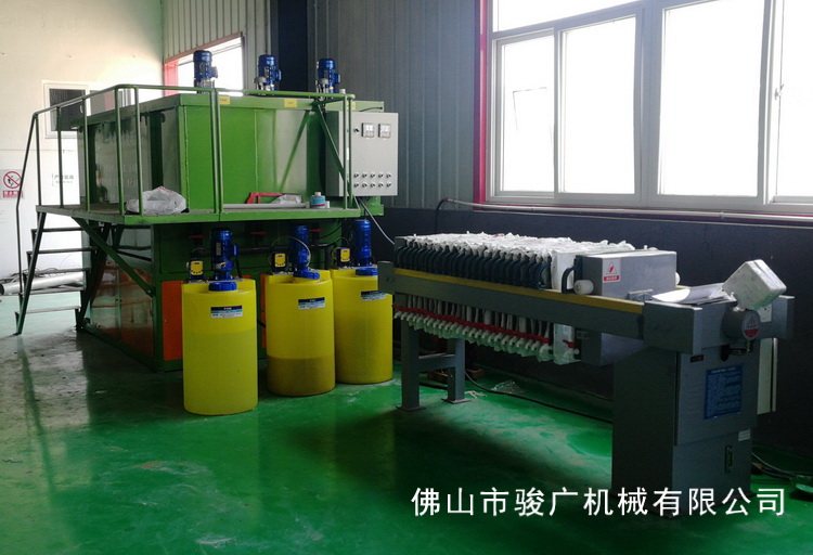 廠家制造水性漆廢水處理設(shè)備 廢水處理設(shè)備油水分離一體機(jī)