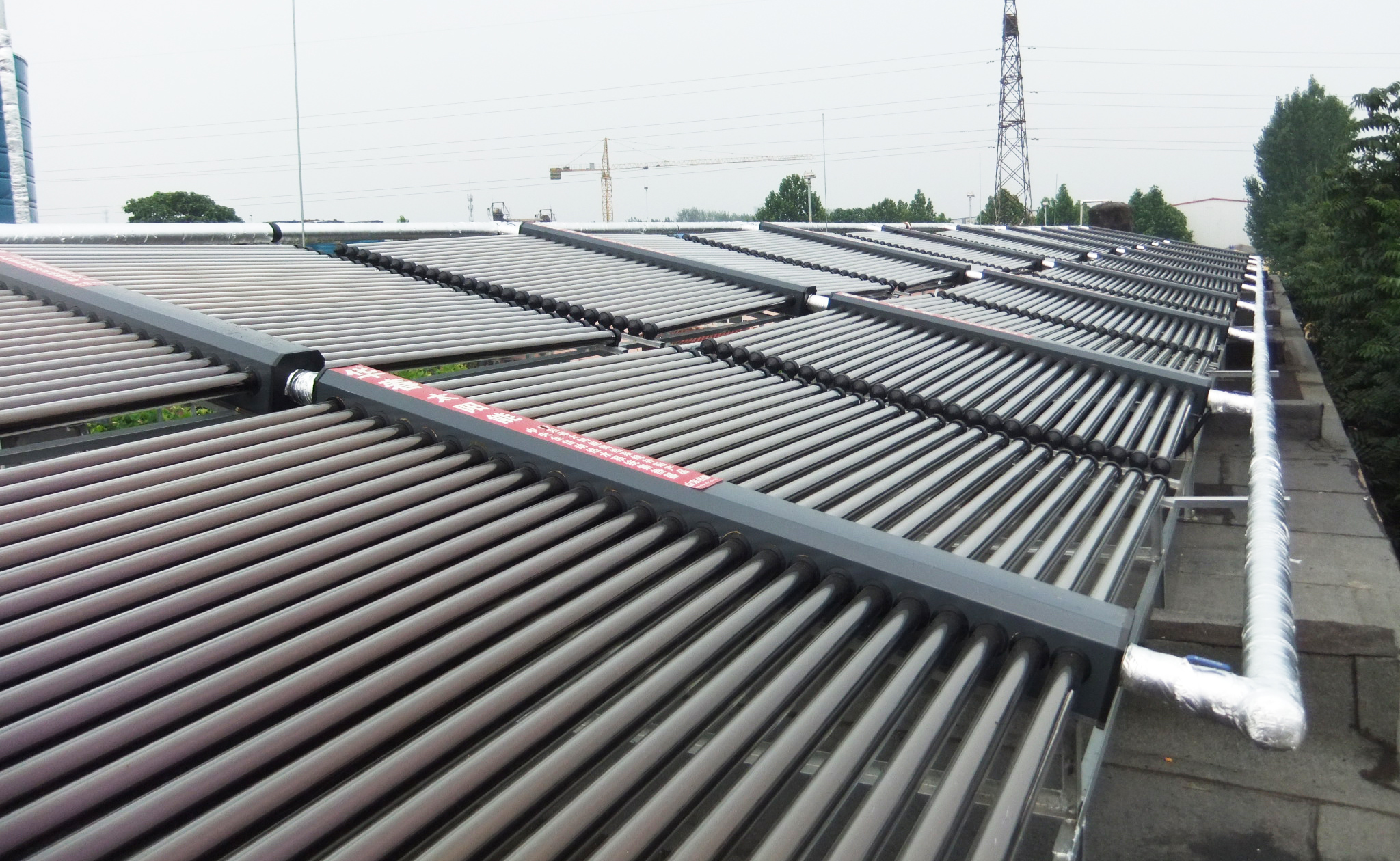 阳台壁挂太阳能山东承接工程阳台壁挂热水器