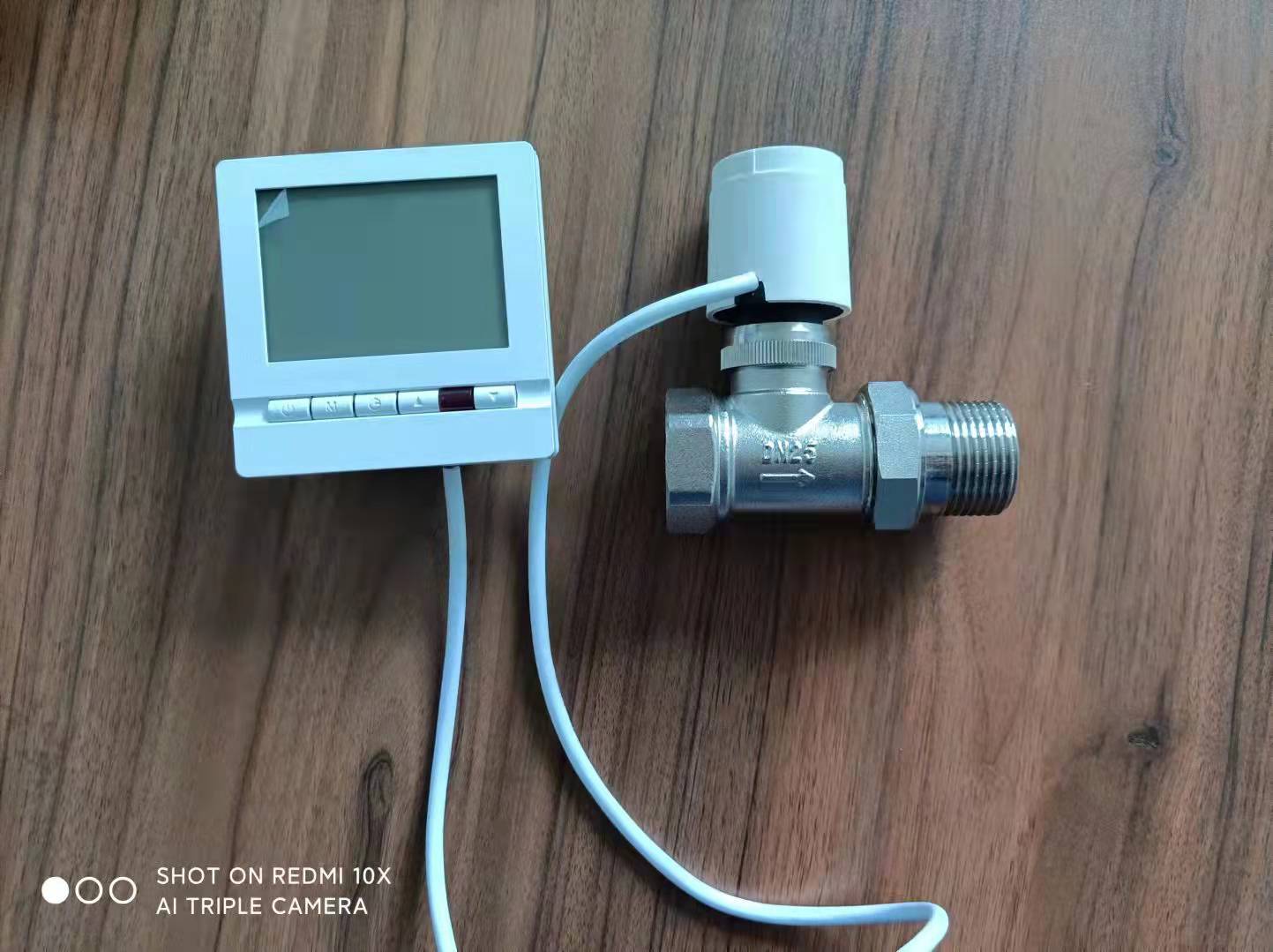 智能暖通阀由加装在暖气片前的暖气控制阀.