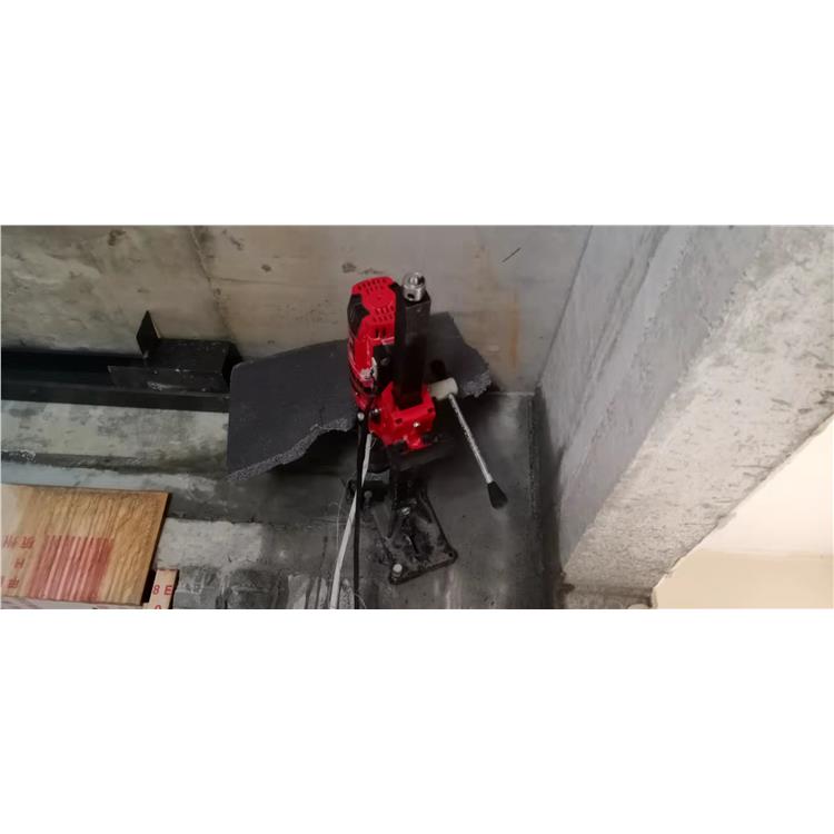 房屋漏水維修樓頂樓面 小區(qū)家庭套房漏水專人跟單