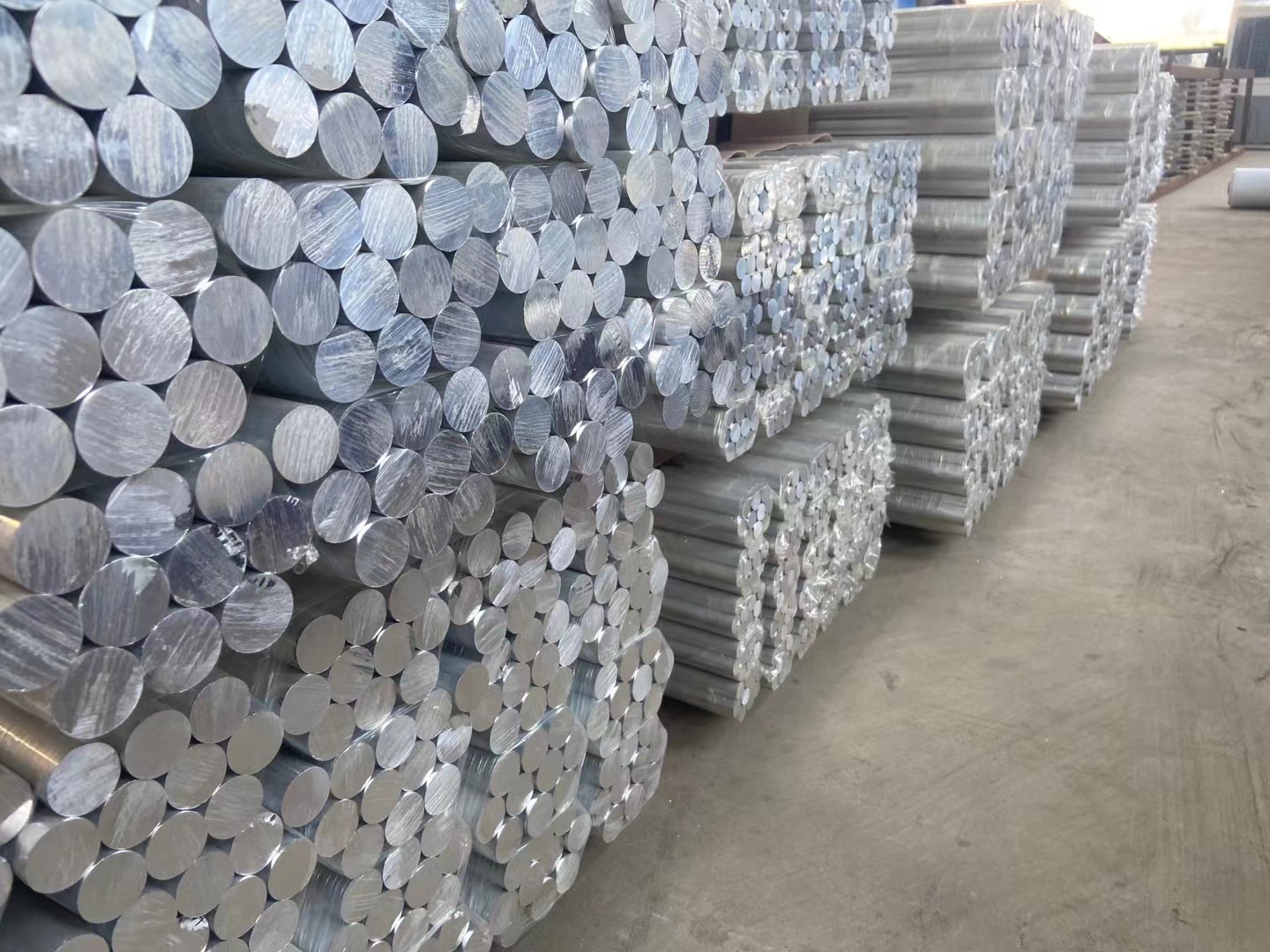 铝棒的检测原理:采用纵波脉冲反射法水浸超声波检测