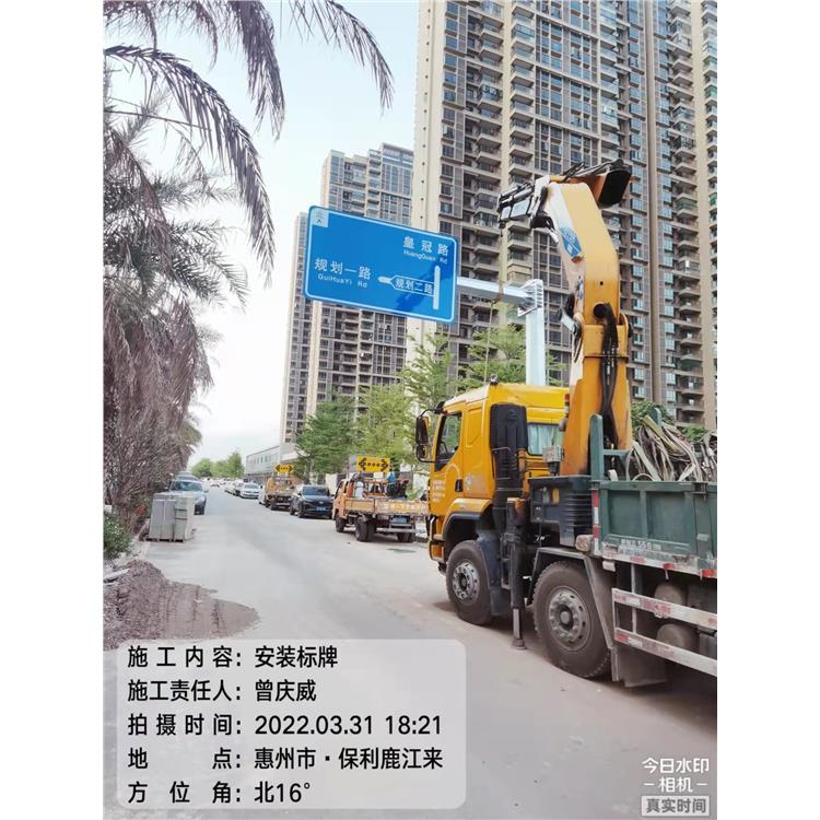 指示牌 三亚路牌杆