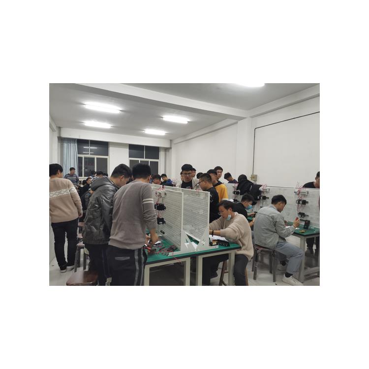 张家港电工证年审 在什么地方