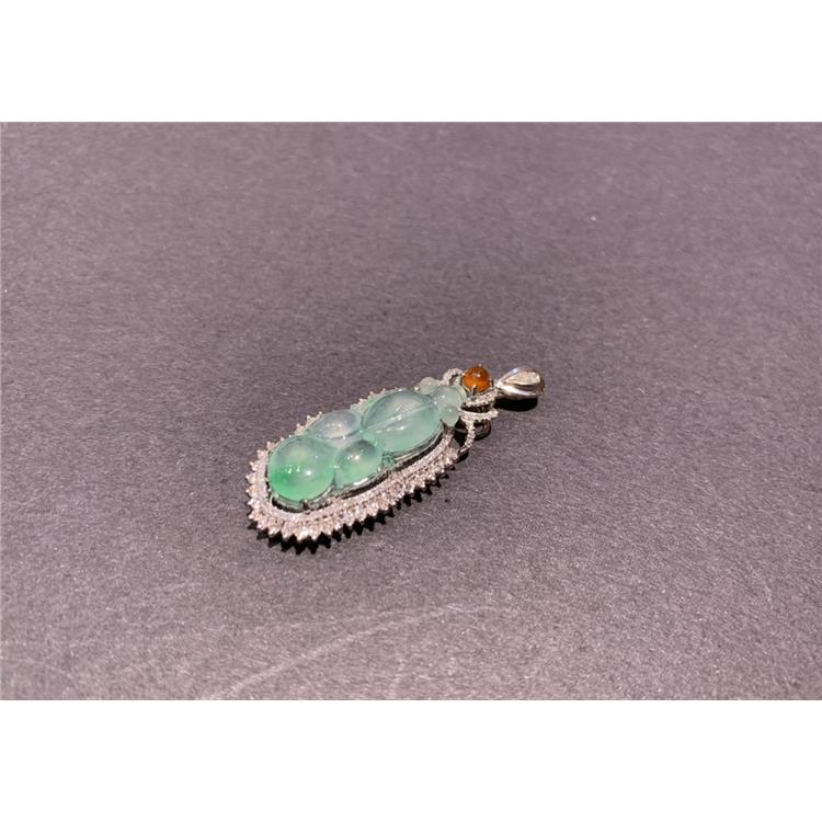 想买一件玉坠传承 嘉定区糯种翡翠 上海晚香玉珠宝靠谱卖家