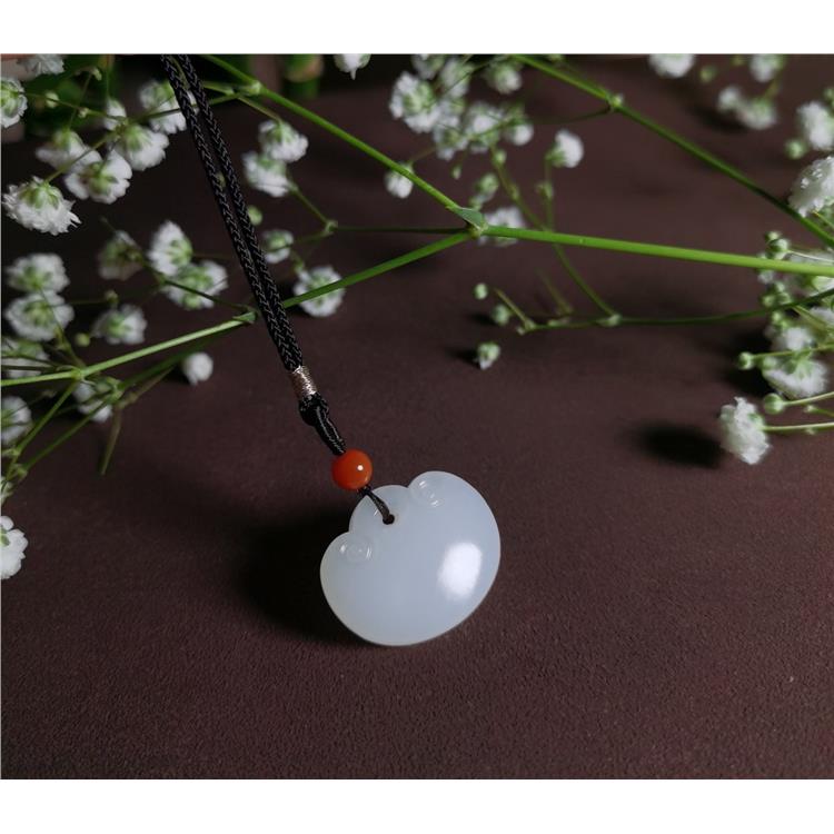 资深玉石顾问 杨浦区祈福翡翠挂件 上海晚香玉喝茶品玉好去处