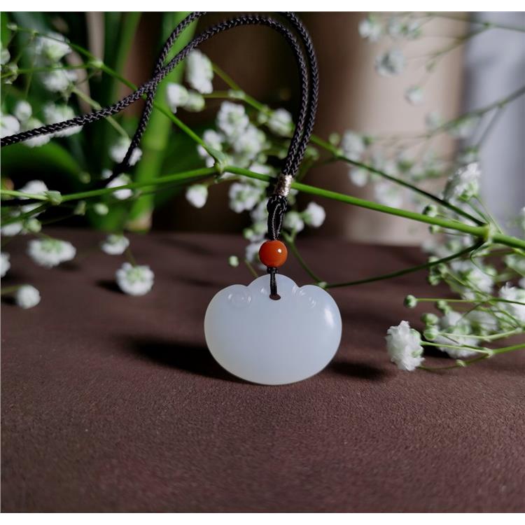 资深玉石顾问 闵行区吉祥翡翠挂件 上海晚香玉珠宝靠谱卖家