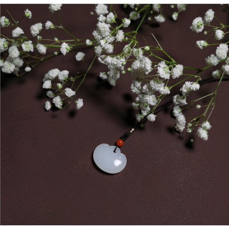 想买一件玉坠传承 徐汇区飘绿翡翠 上海晚香玉珠宝靠谱卖家