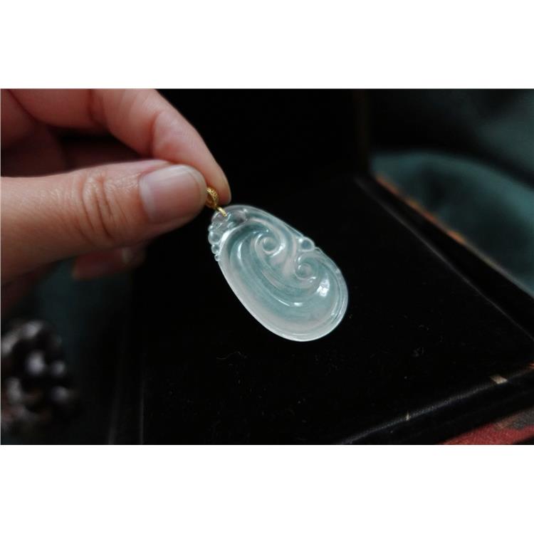 想买一件玉坠传承 徐汇区平安扣挂件 上海晚香玉珠宝