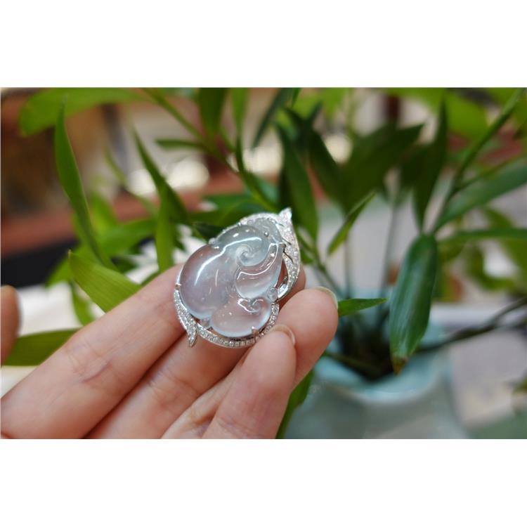 想买一件玉坠传承 浦东新区飘蓝花翡翠 上海晚香玉珠宝