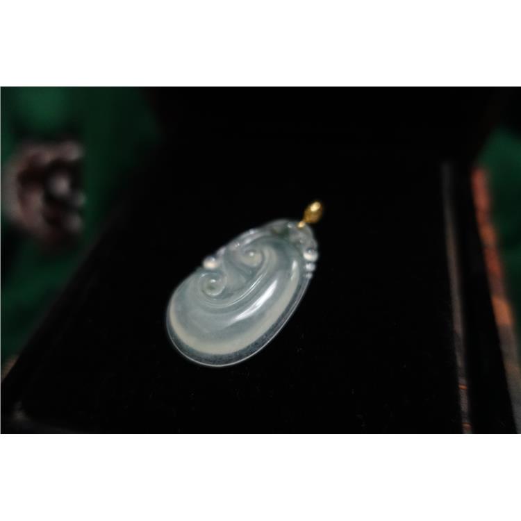 资深玉石顾问 杨浦区祈福翡翠挂件 找晚香玉珠宝杨琴