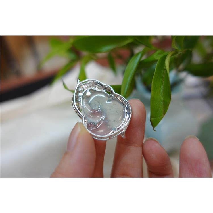 想买一件玉坠传承 闵行区糯种翡翠 上海晚香玉珠宝源头批发价