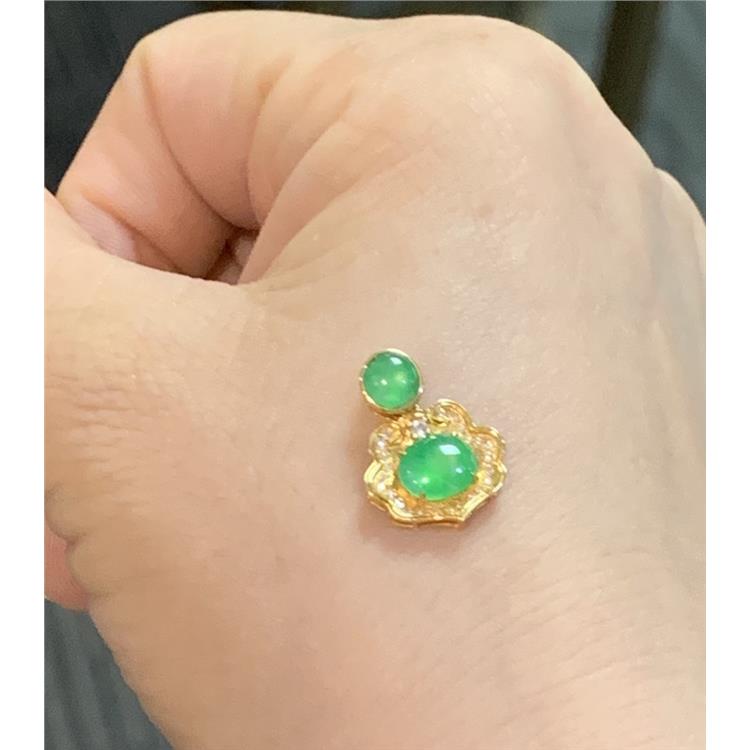 想买一件玉坠传承 杨浦区祈福翡翠挂件 怕欺骗 找晚香玉珠宝杨琴