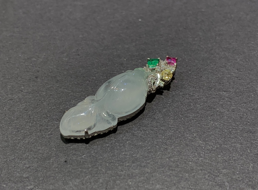 想买一件玉坠传承 徐汇区飘绿翡翠 上海晚香玉珠宝源头批发价