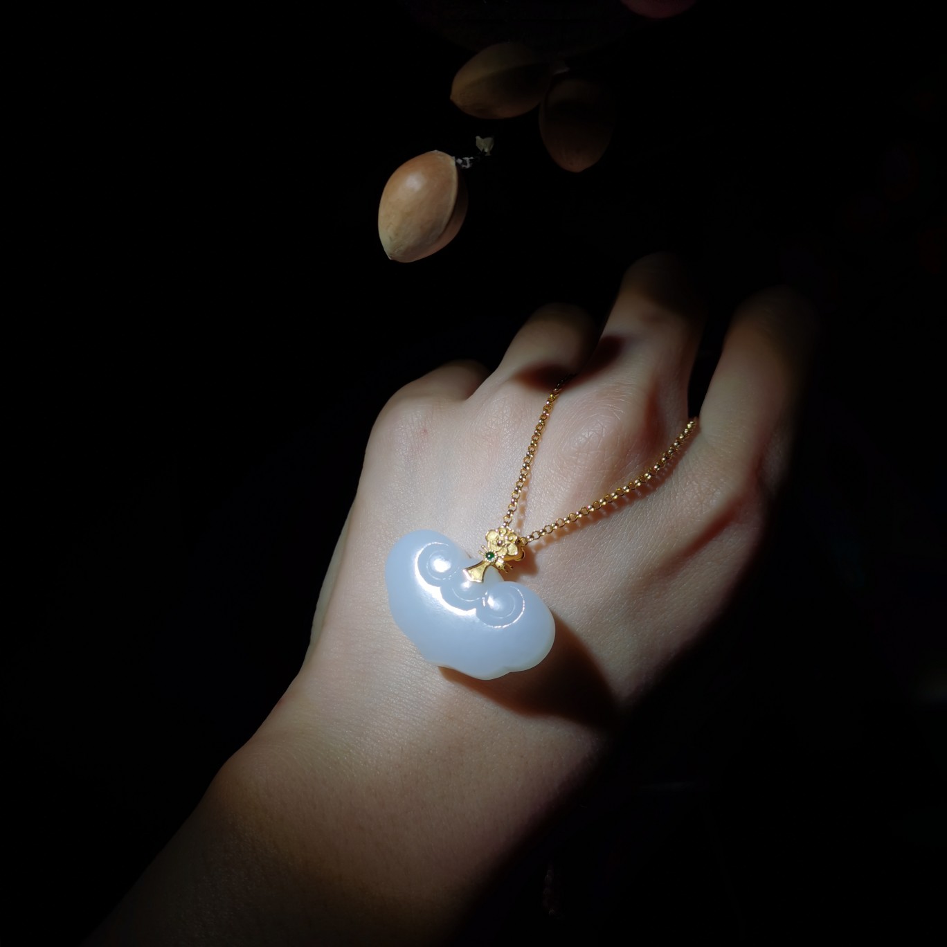 想买一件玉坠传承 浦东新区飘蓝花翡翠 上海晚香玉珠宝