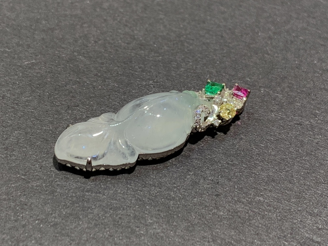 想买一件玉坠传承 金山区玻璃种翡翠 上海晚香玉珠宝源头批发价