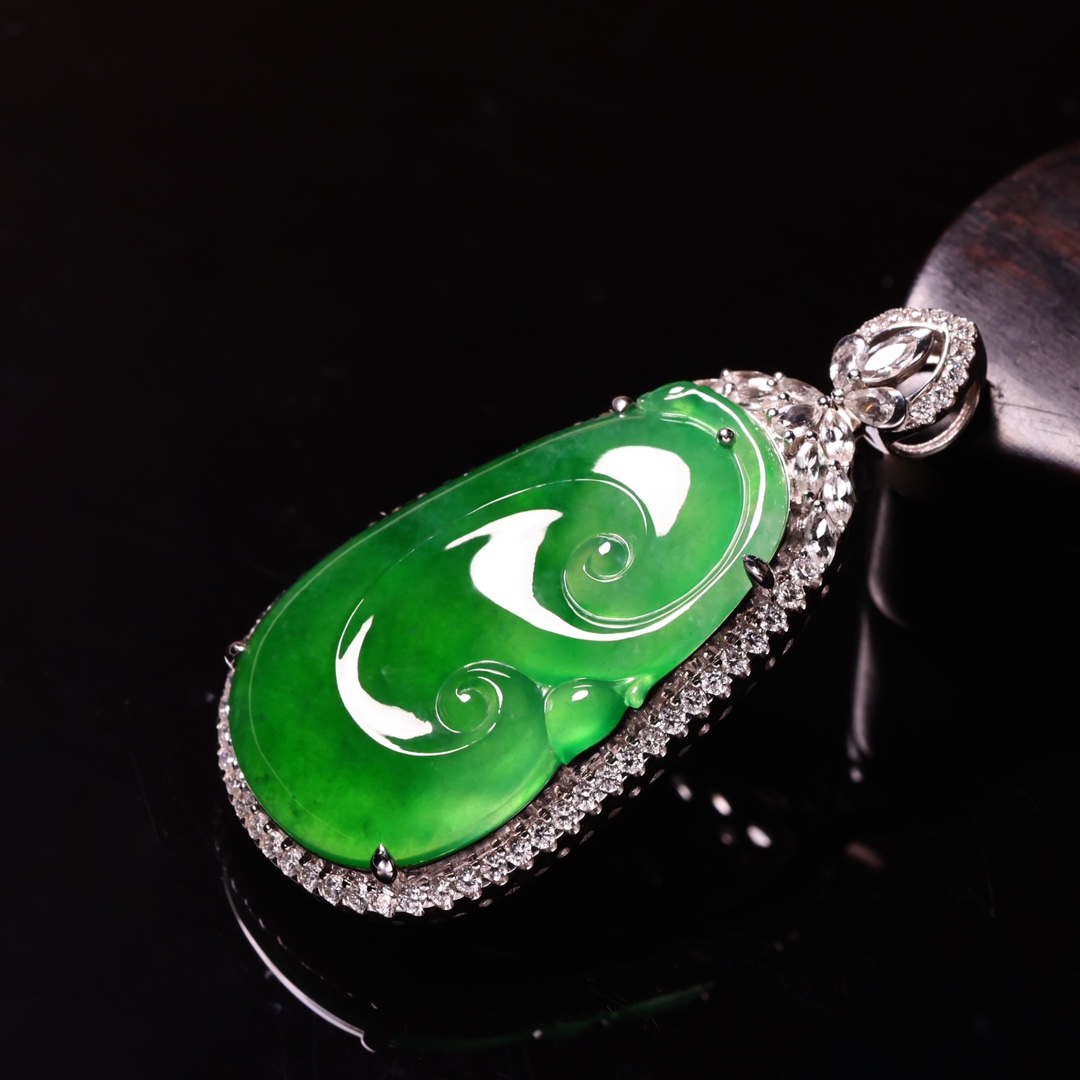 想买一件玉坠传承 普陀区糯种翡翠 上海晚香玉珠宝靠谱卖家