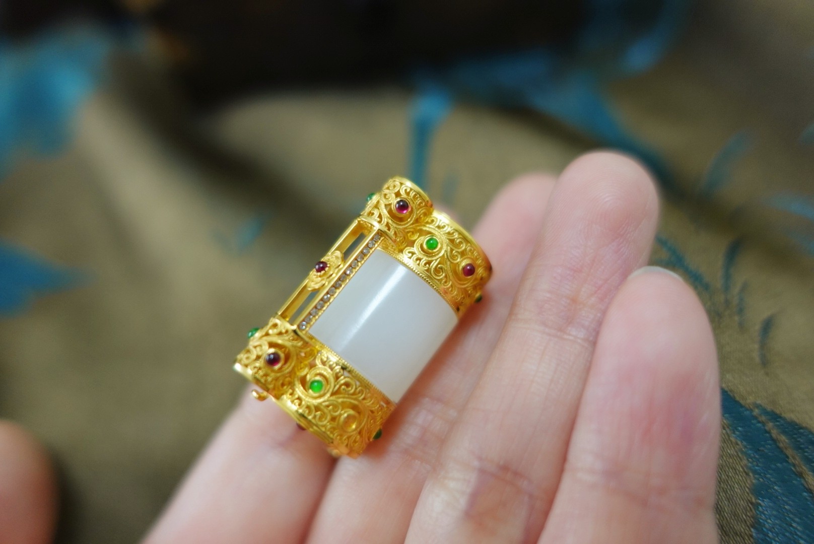 想买一件玉坠传承 徐汇区飘绿翡翠 上海晚香玉珠宝源头批发价