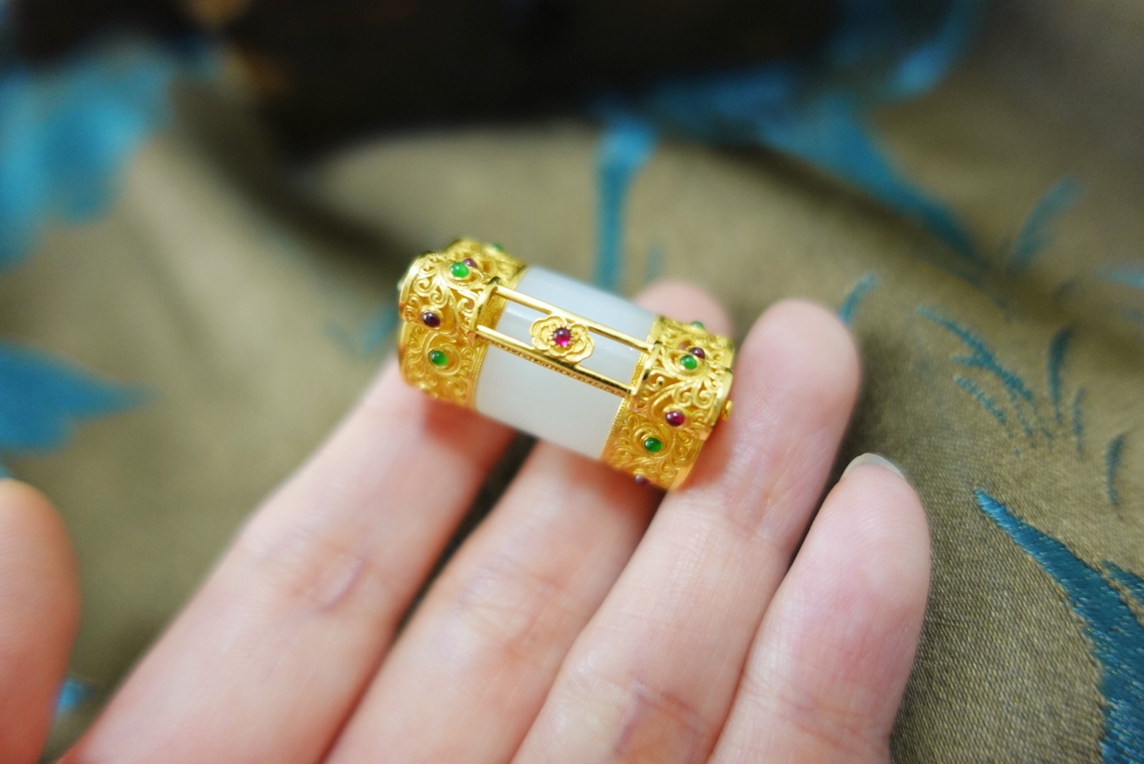 资深玉石顾问 杨浦区玻璃种翡翠 上海晚香玉珠宝源头批发价